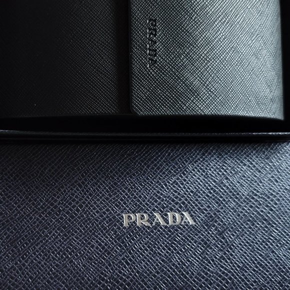 PRADA SUNGLASSES - Picture 10 of 10